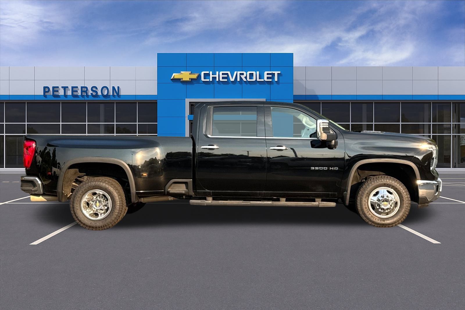 2024 Chevrolet Silverado 3500HD LTZ photo 3