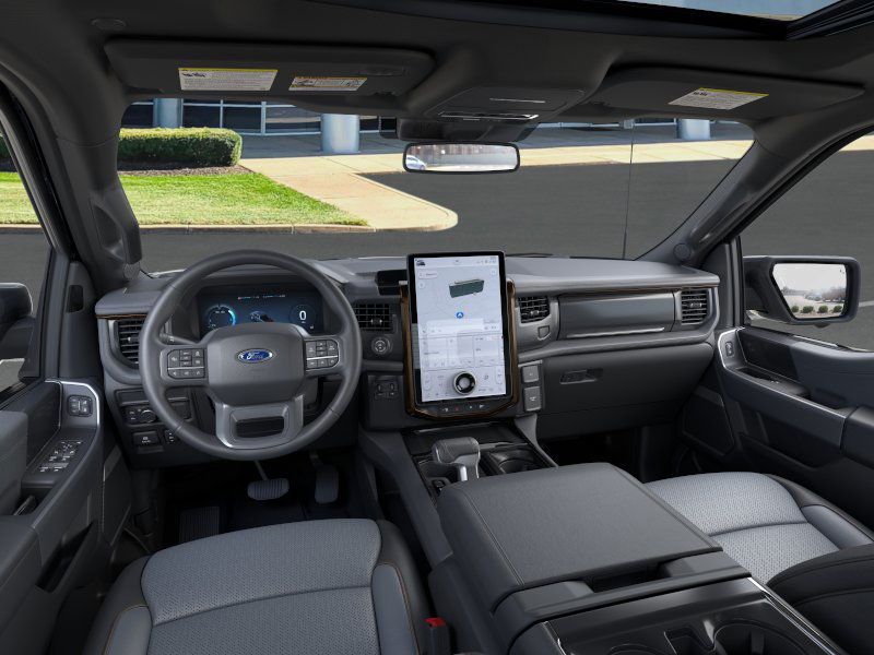 2025 Ford F-150 Lightning Lariat photo 8