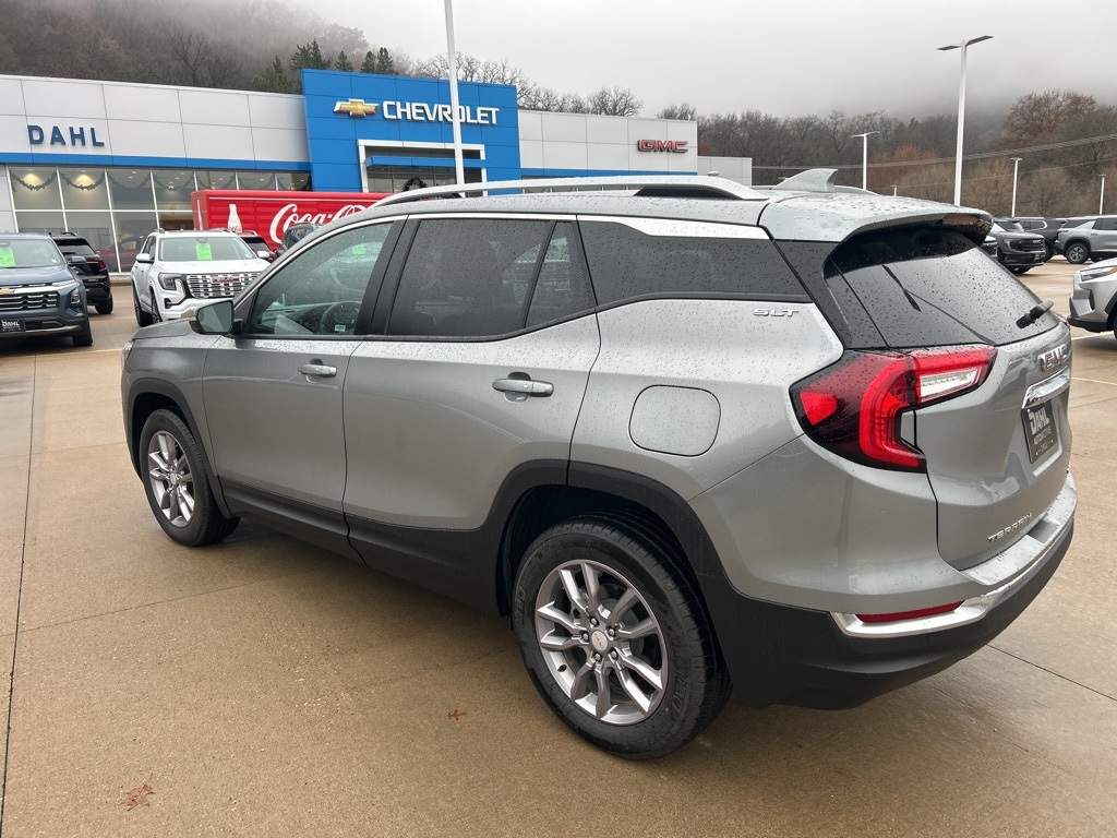 2024 Gmc Terrain SLT photo 4