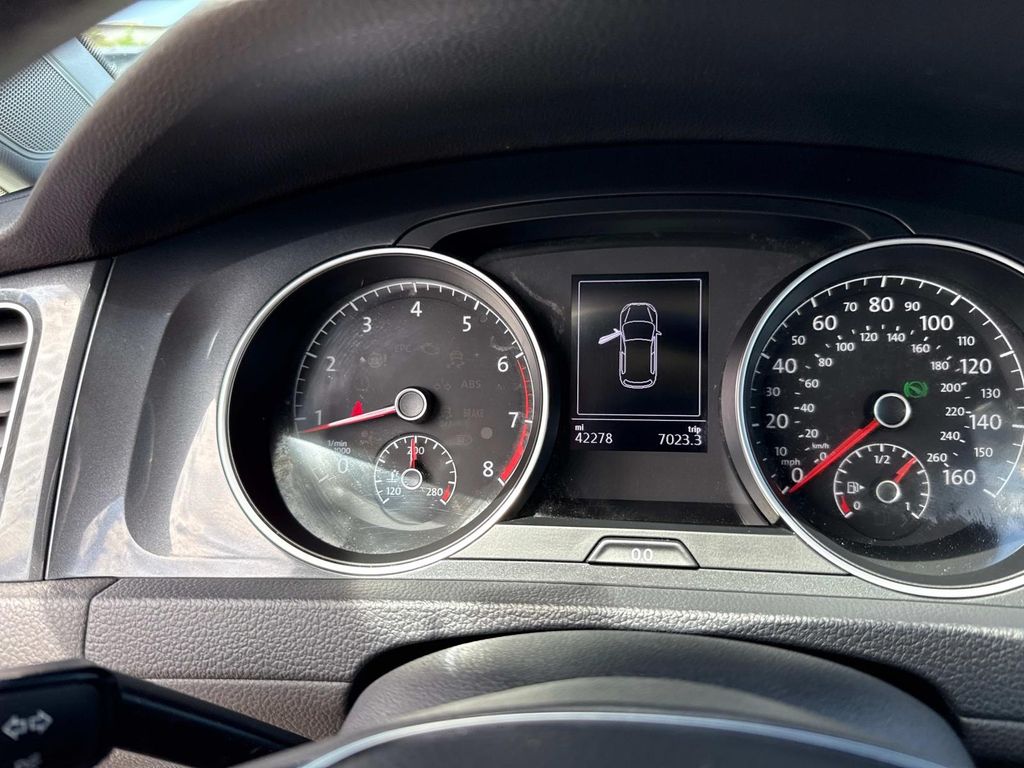 2018 Volkswagen Golf TSI SE photo 32