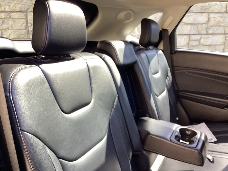 2019 Ford Edge Titanium photo 21
