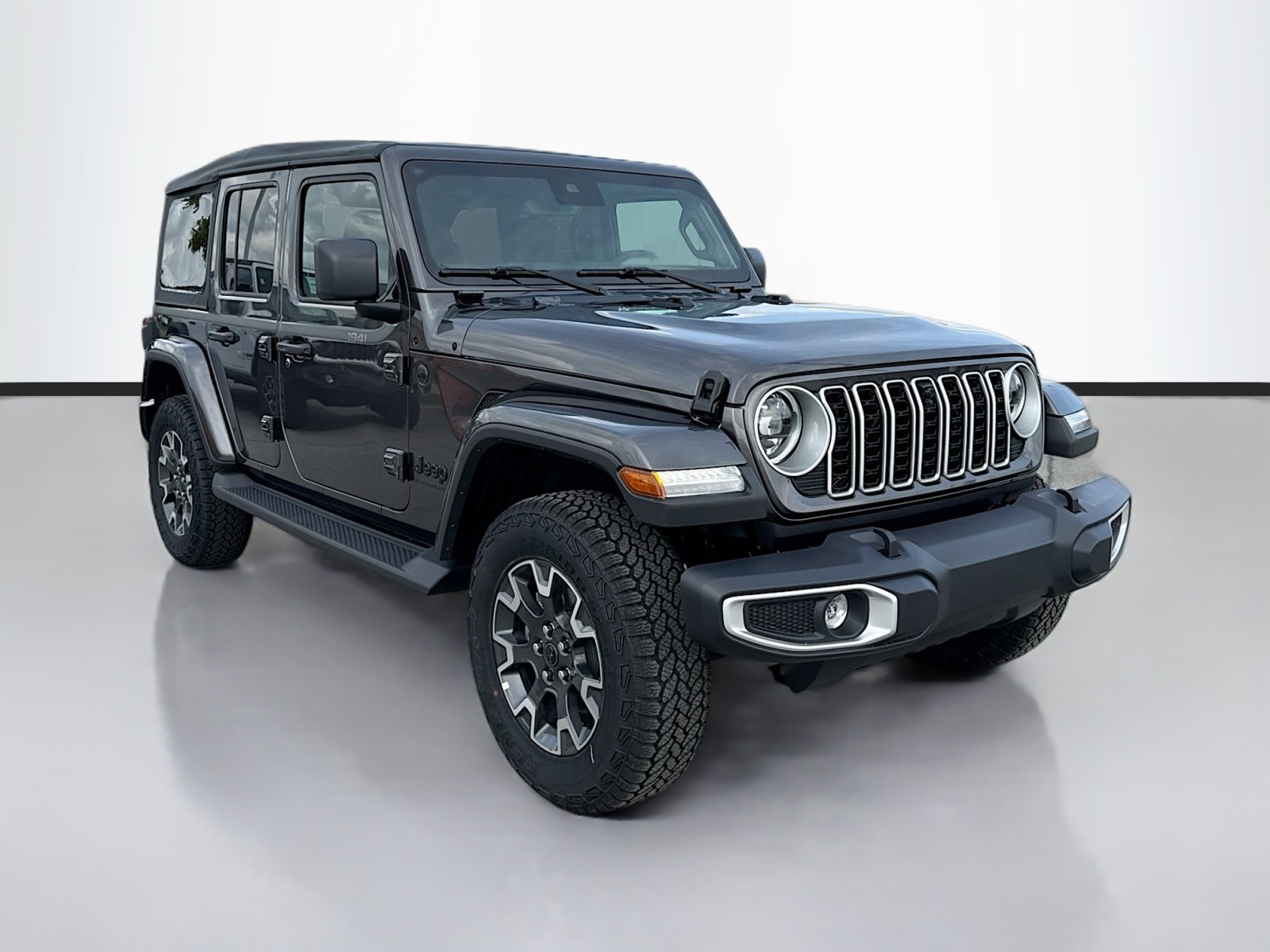 2025 Jeep Wrangler Sahara photo 3