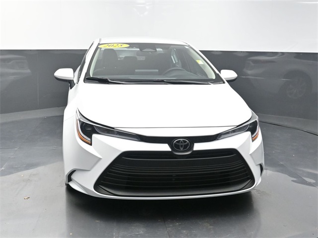 2025 Toyota Corolla LE photo 2