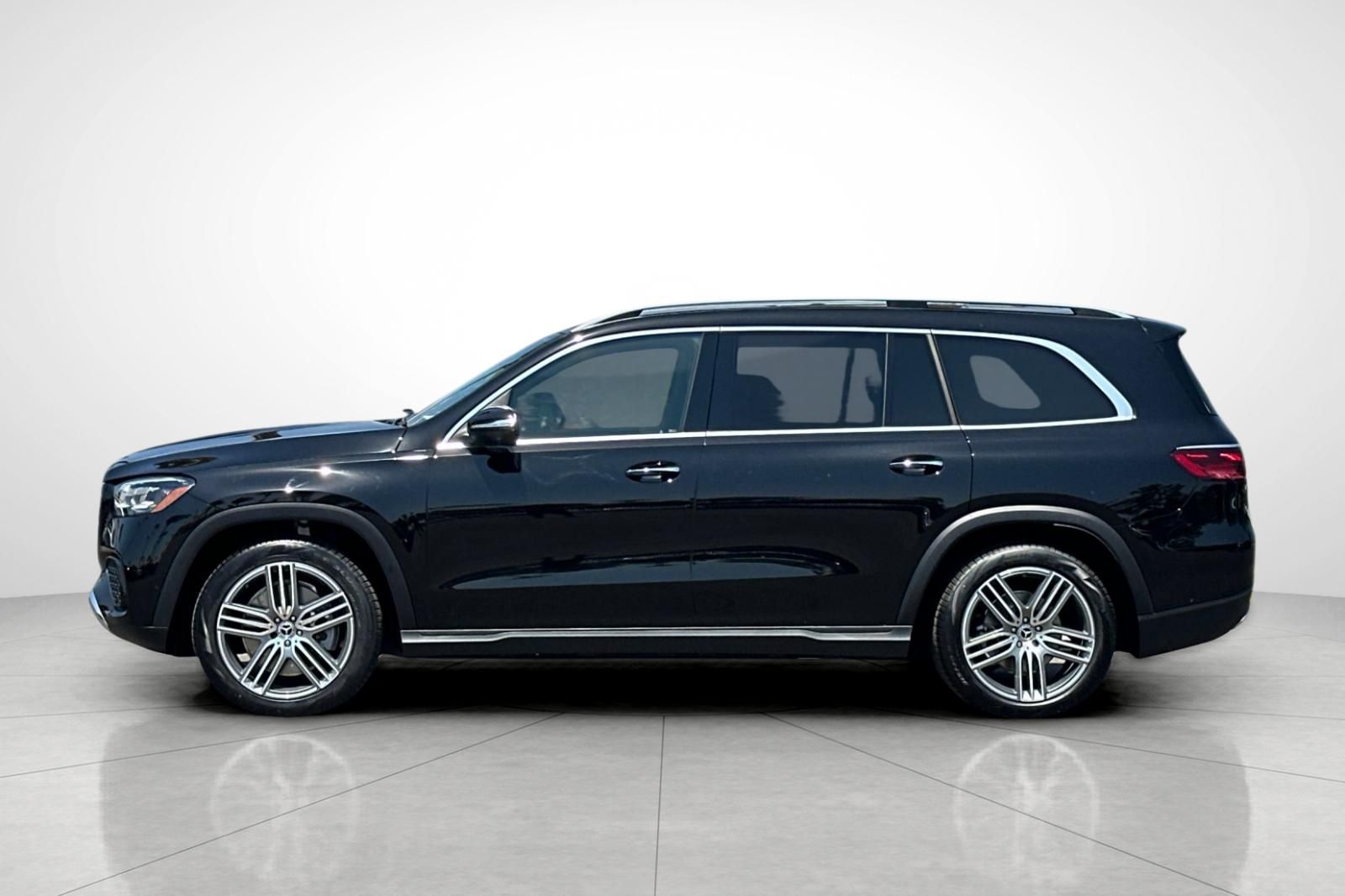 2025 Mercedes Benz GLS 450 4MATIC photo 30