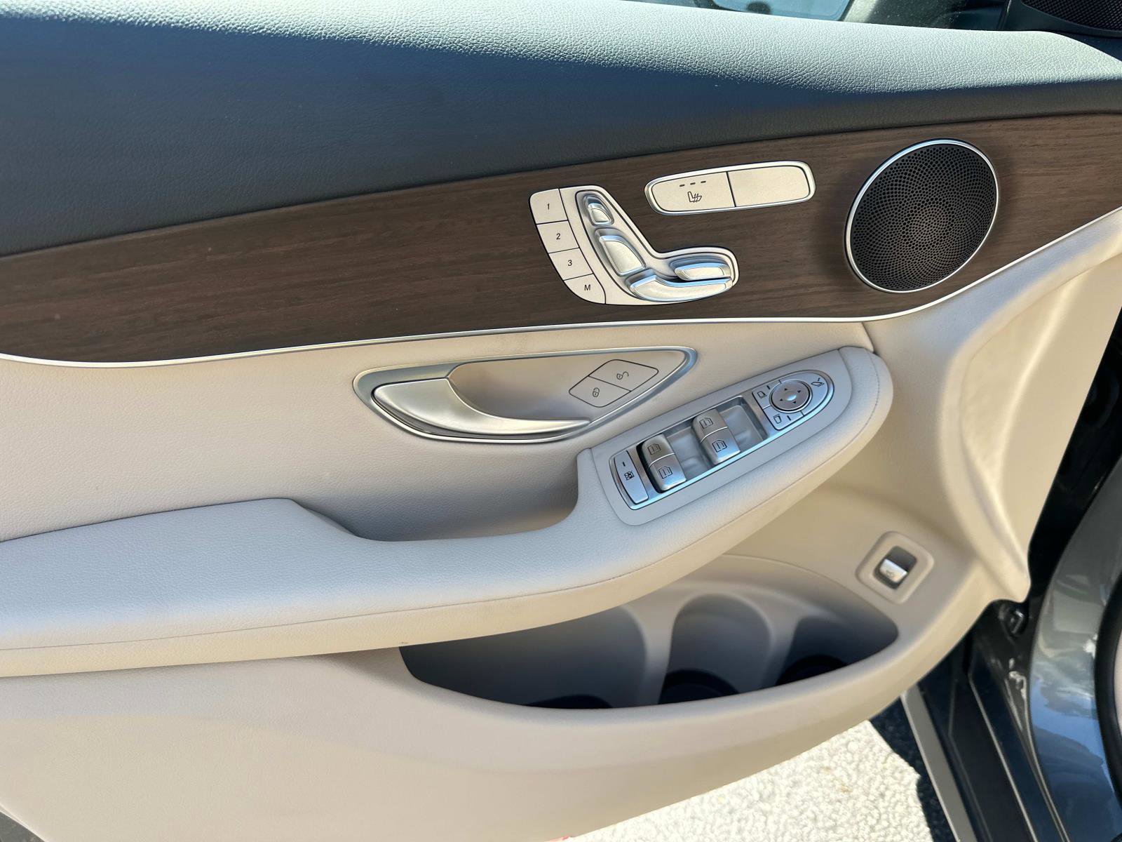 2022 Mercedes Benz GLC 300 4MATIC photo 14