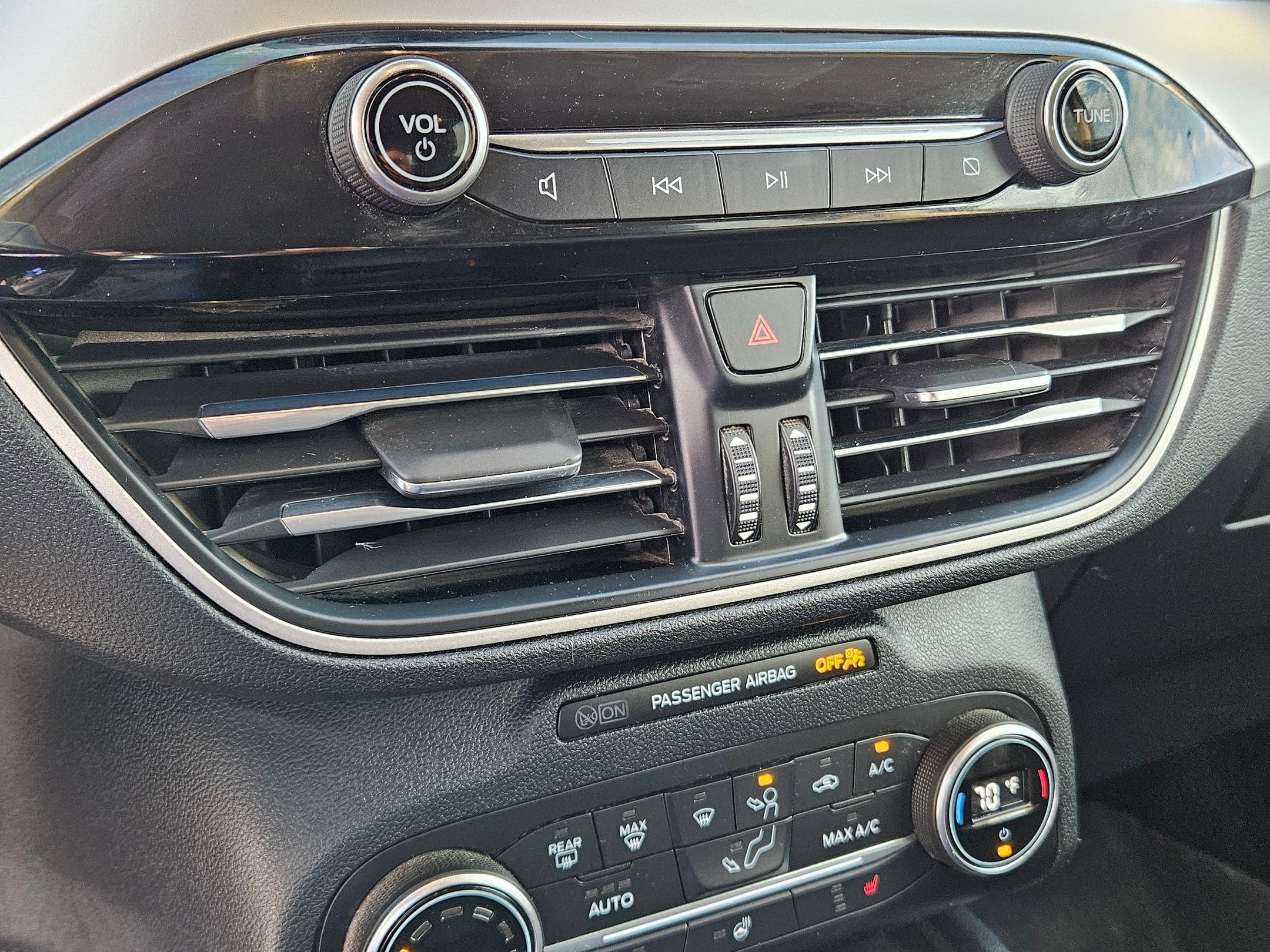 2020 Ford Escape SEL photo 23