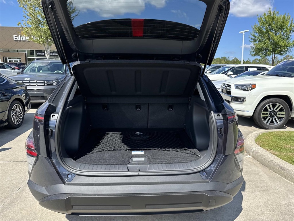 2026 Hyundai Kona SEL photo 2