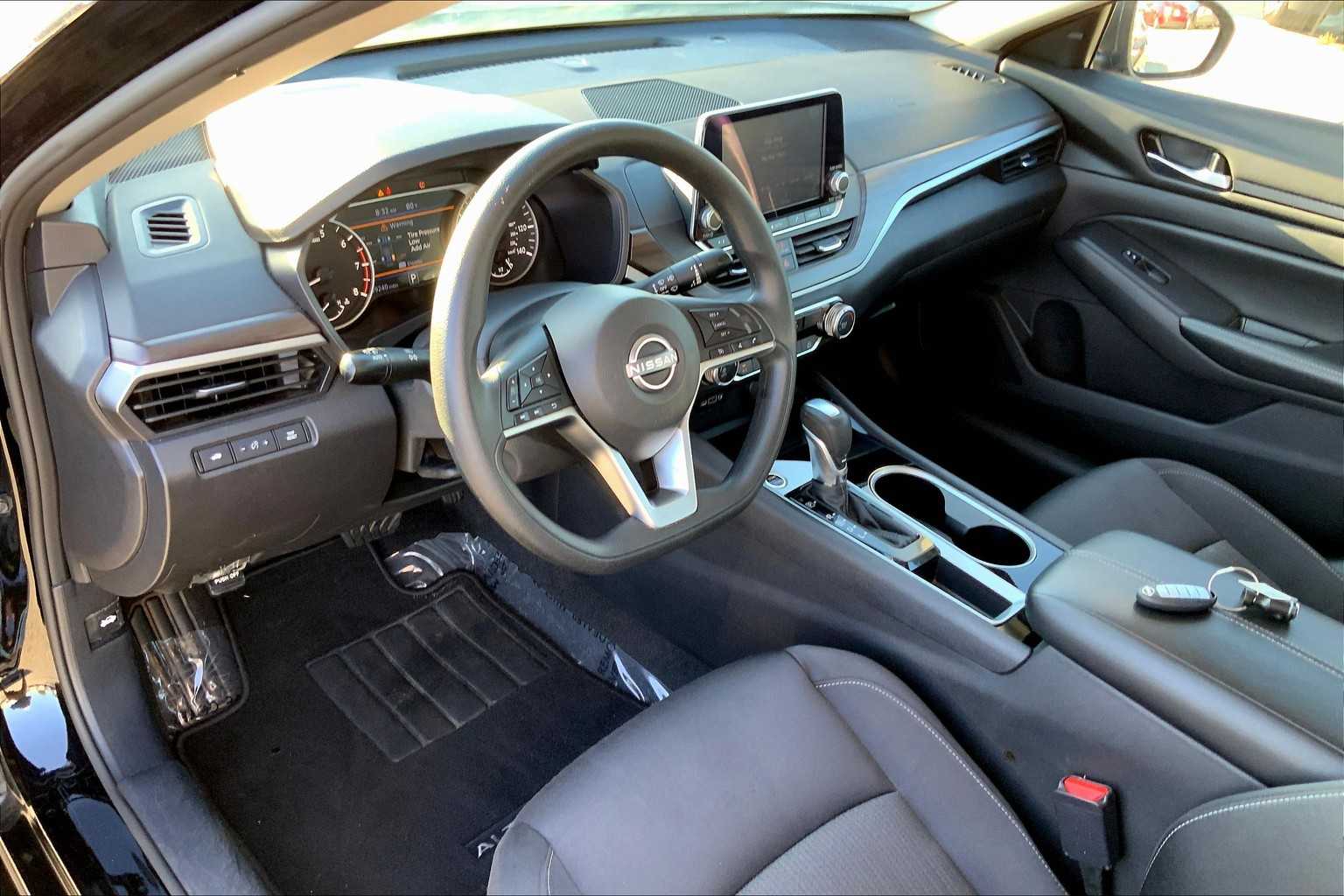 2024 Nissan Altima 2.5 SV photo 16