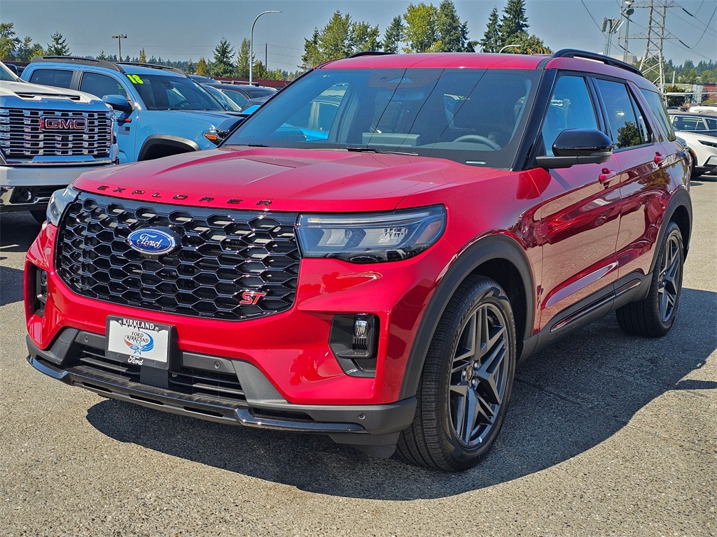 2025 Ford Explorer ST photo 3