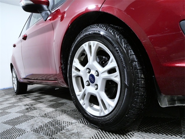 Used 2016 Ford Fiesta SE with VIN 3FADP4BJ5GM123512 for sale in Apple Valley, Minnesota