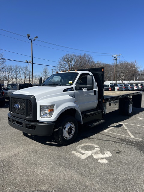 2024 Ford F-650 Base photo 2