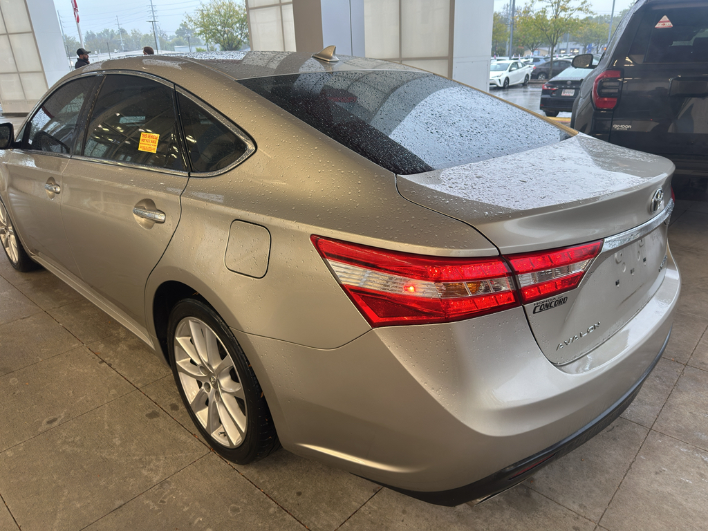 2014 Toyota Avalon Limited photo 2