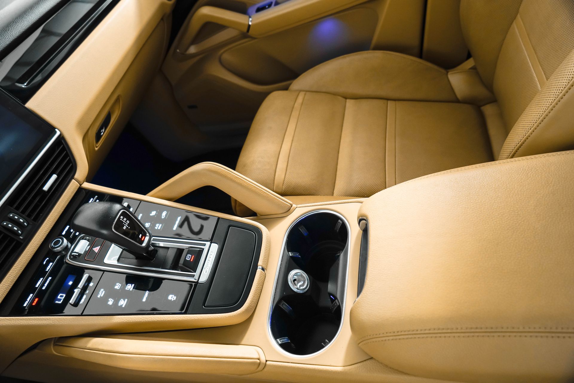 2020 Porsche Cayenne Base photo 24