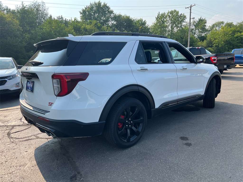 2022 Ford Explorer ST photo 3