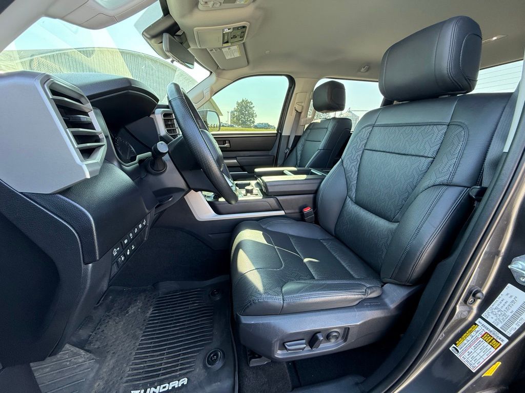 2022 Toyota Tundra SR5 photo 5
