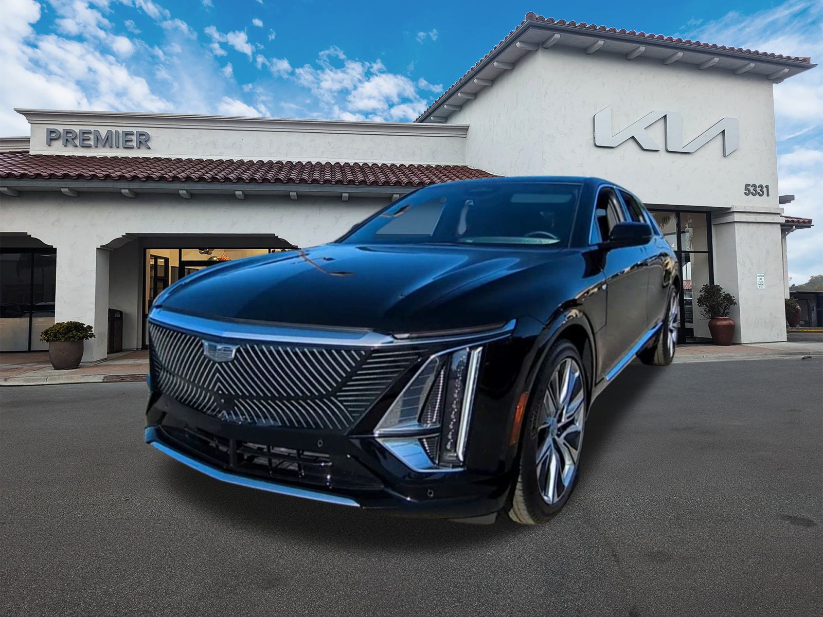 2024 Cadillac Lyriq Luxury photo 3