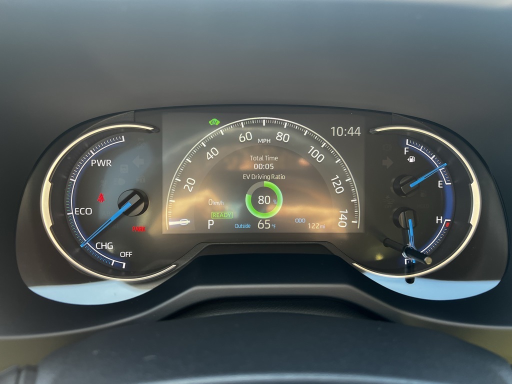 2025 Toyota RAV4 Hybrid LE photo 13