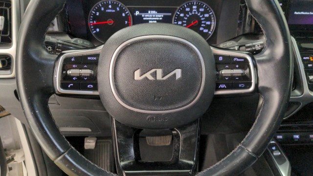 Used 2022 WHITE Kia S image 18