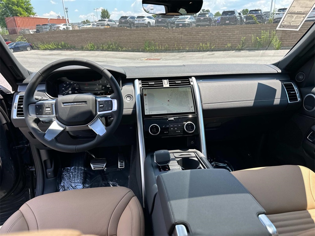2025 Land Rover Discovery SE photo 2
