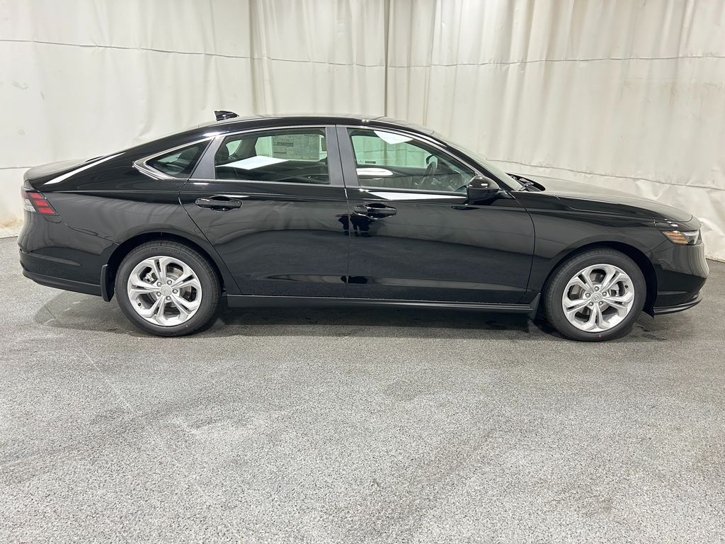 2025 Honda Accord LX photo 8
