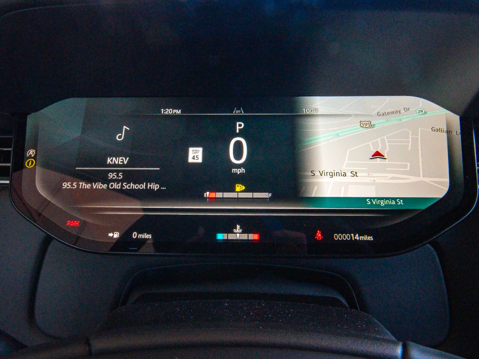 2025 Land Rover Range Rover SE photo 9