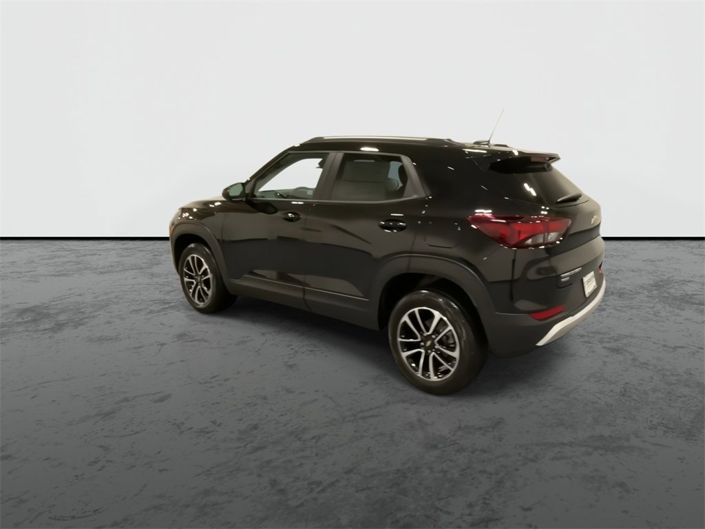 2026 Chevrolet Trailblazer LT photo 3