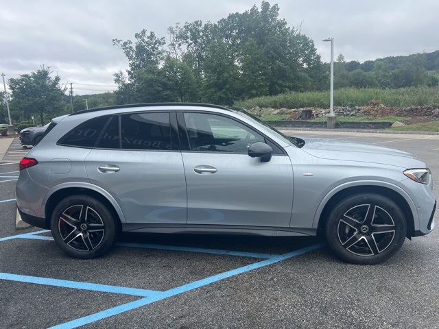 2025 Mercedes Benz GLC 350e 4MATIC photo 4