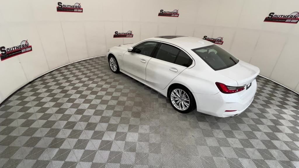 2024 Bmw 330e xDrive photo 13
