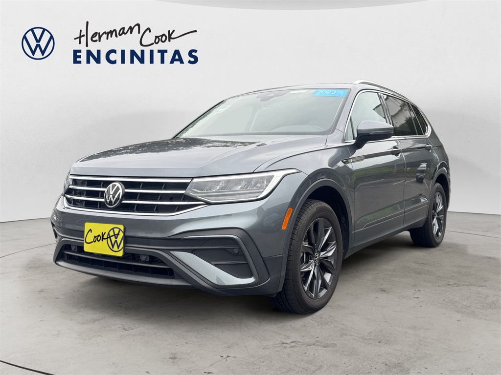 2023 Volkswagen Tiguan SE's photo