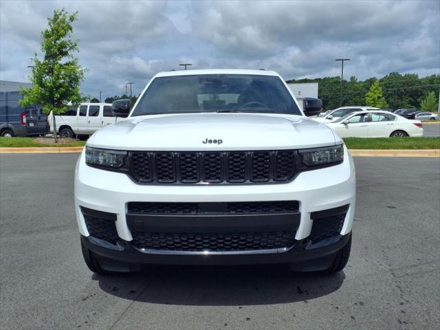 2025 Jeep Grand Cherokee Altitude X photo 2