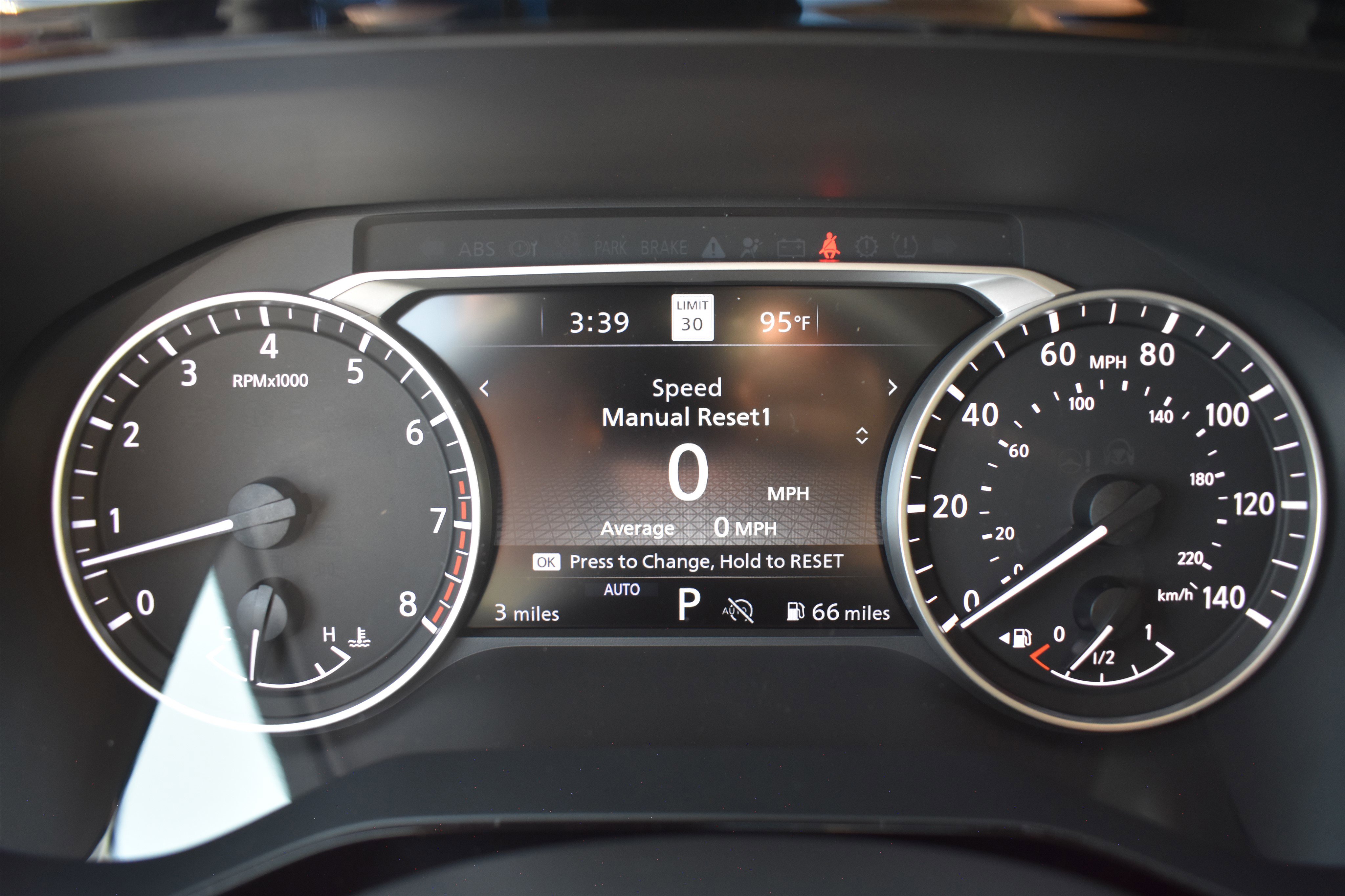 2025 Nissan Pathfinder SL photo 9