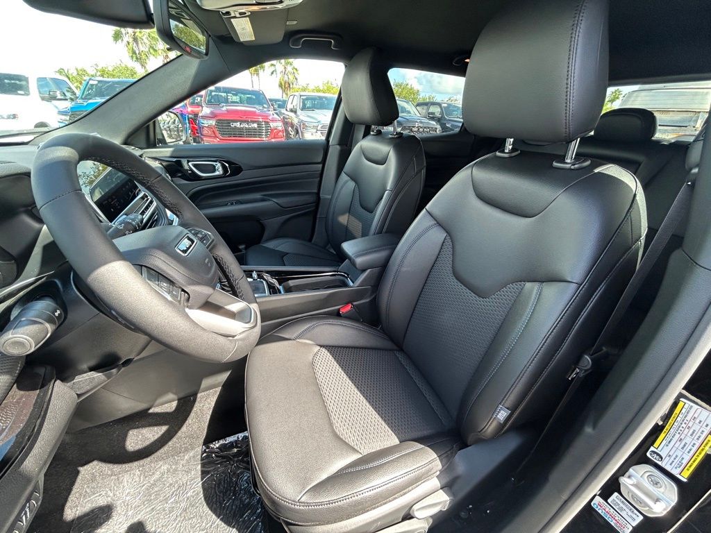 2026 Jeep Compass Latitude Altitude photo 27