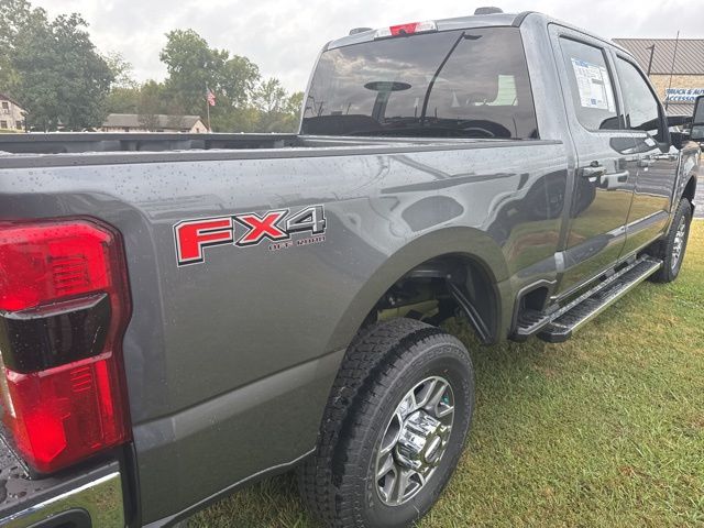 2026 Ford F-250 Lariat photo 2