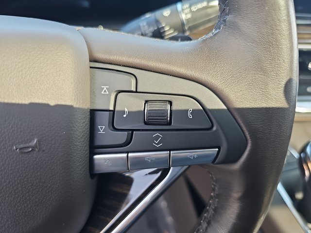 2022 Cadillac Escalade Premium Luxury photo 19