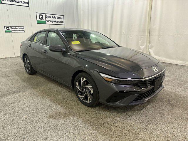 2026 Hyundai Elantra Limited's photo