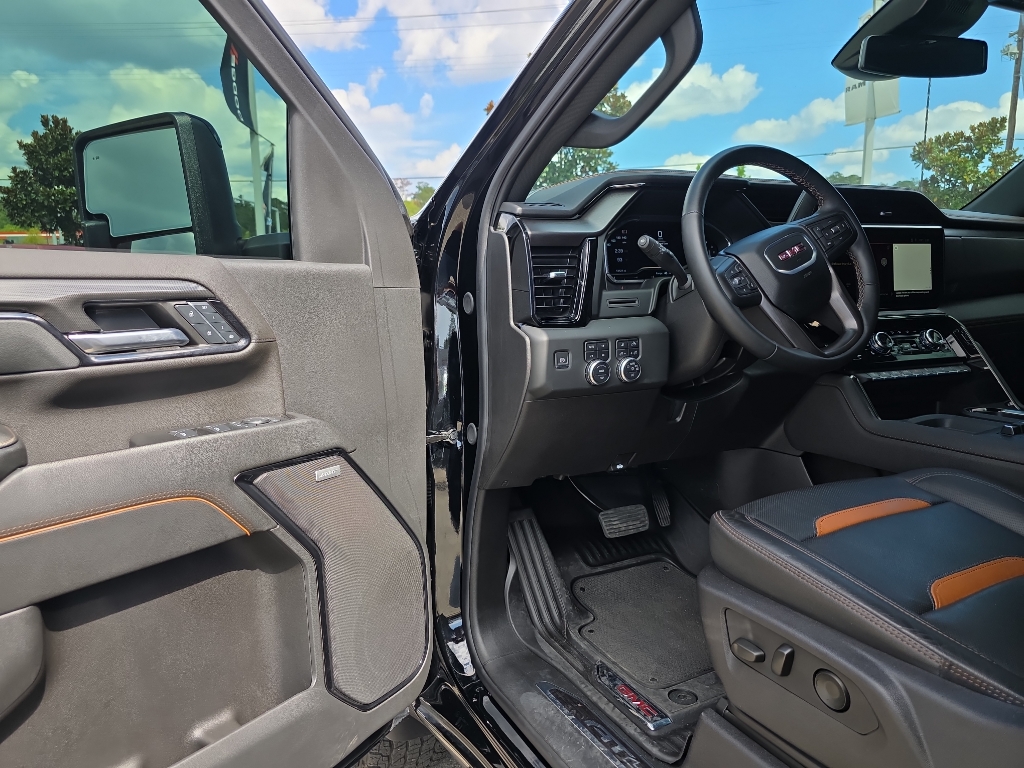 2024 Gmc Sierra 2500 AT4 photo 11
