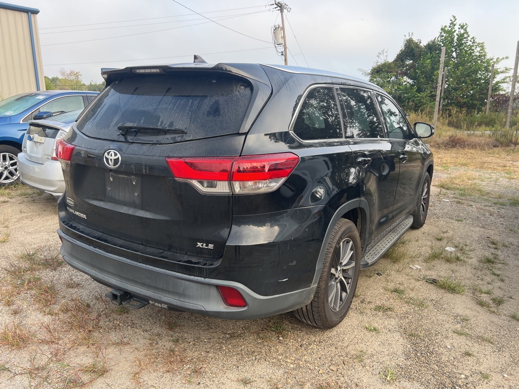 2017 Toyota Highlander SE XLE photo 3