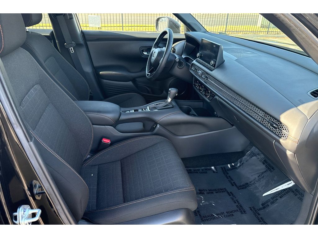 2025 Honda HR-V Sport photo 18