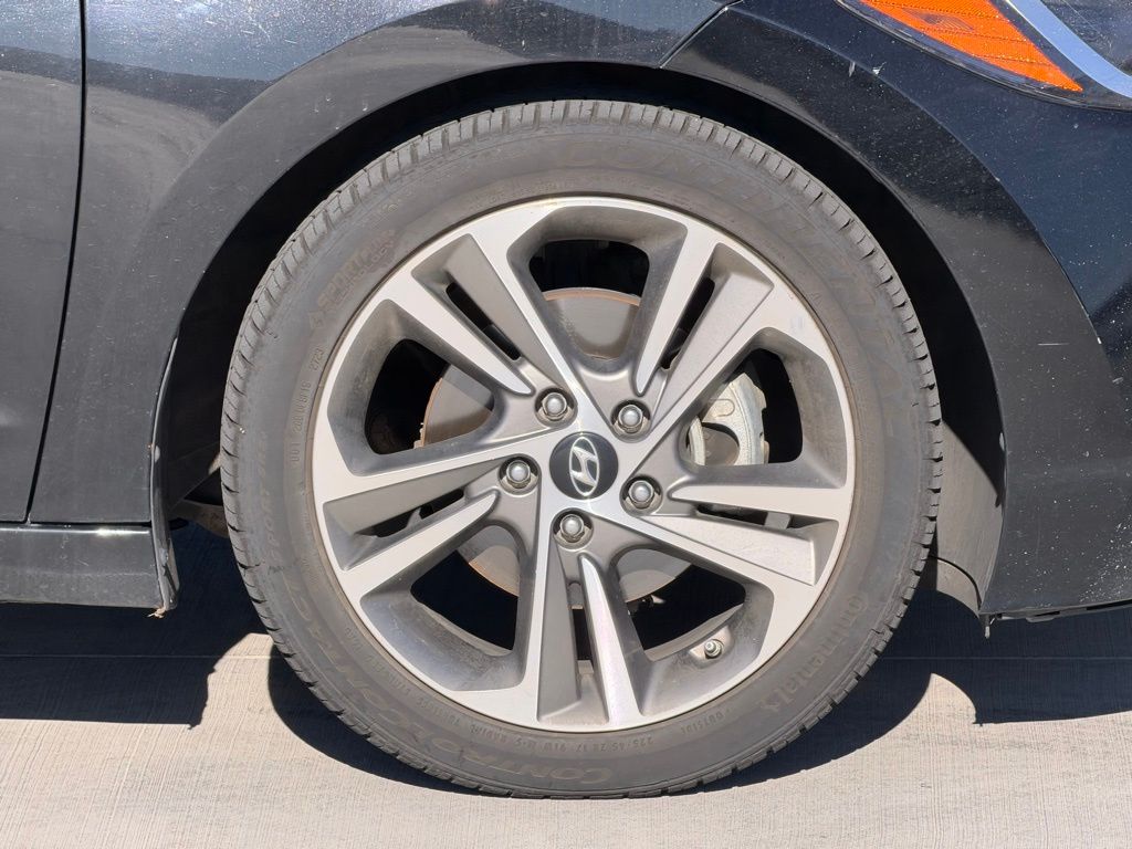 2017 Hyundai Elantra SE Tech Limited photo 4