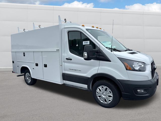 2025 Ford Transit Cutaway photo 4