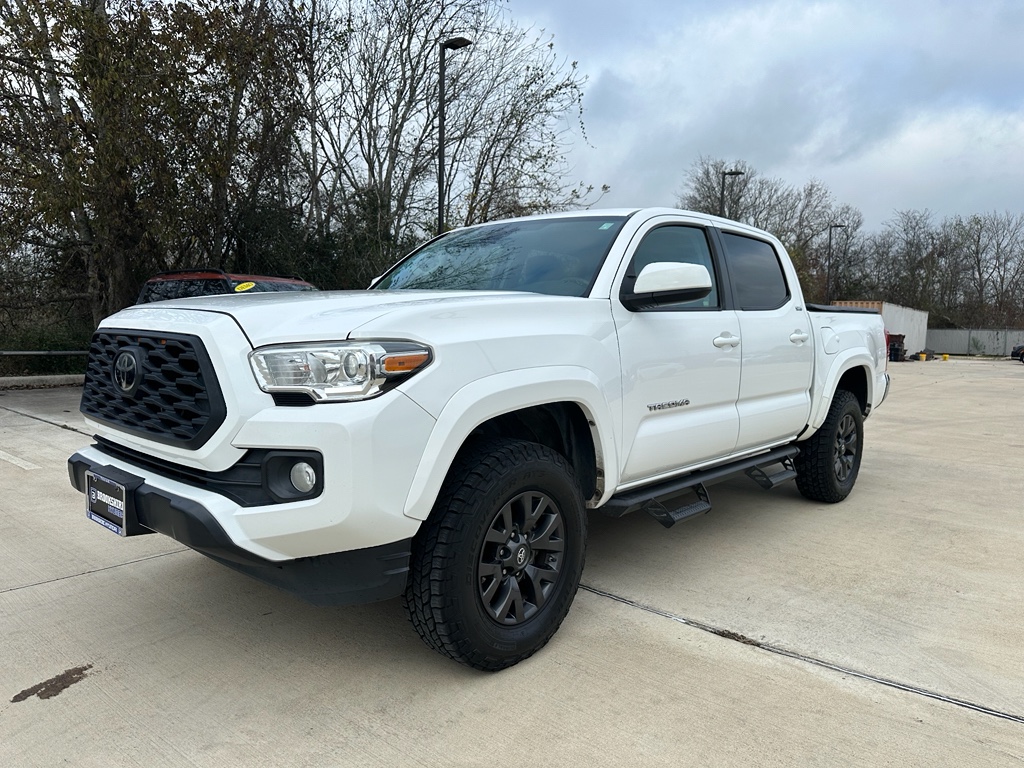 2020 Toyota Tacoma SR5's photo