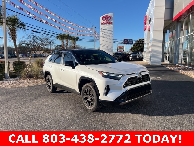2024 Toyota RAV4 XSE's photo