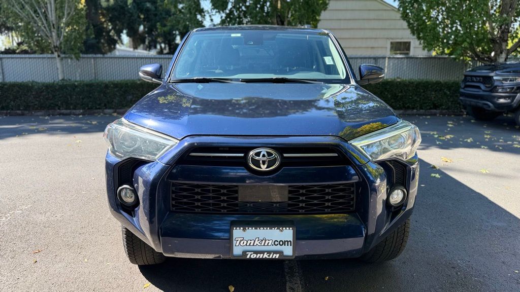 2020 Toyota 4Runner SR5 4WD photo 2