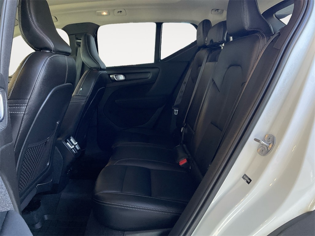 2023 Volvo XC40 AWD Ultimate photo 13