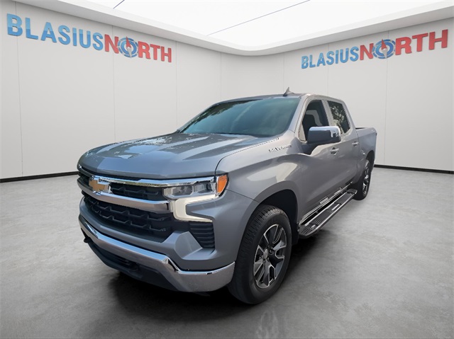 2023 Chevrolet Silverado 1500 LT photo 2