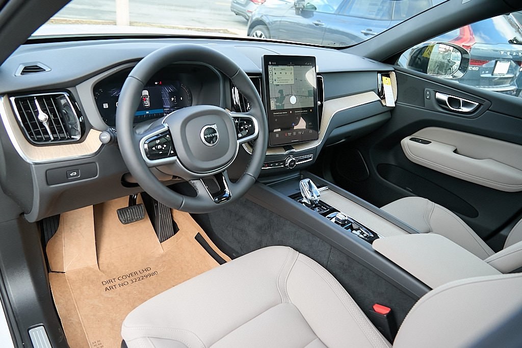 2026 VOLVO XC60 - Image 11