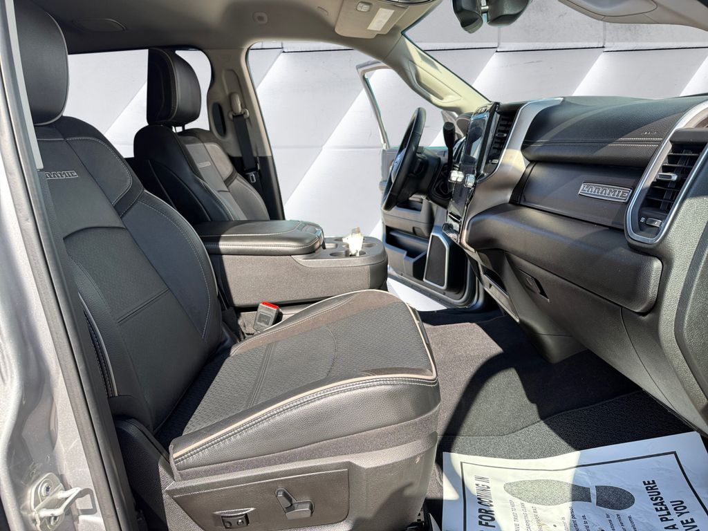 2024 Ram 2500 Laramie photo 12