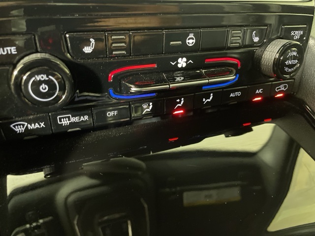 2023 Jeep Grand Cherokee Laredo Altitude photo 29