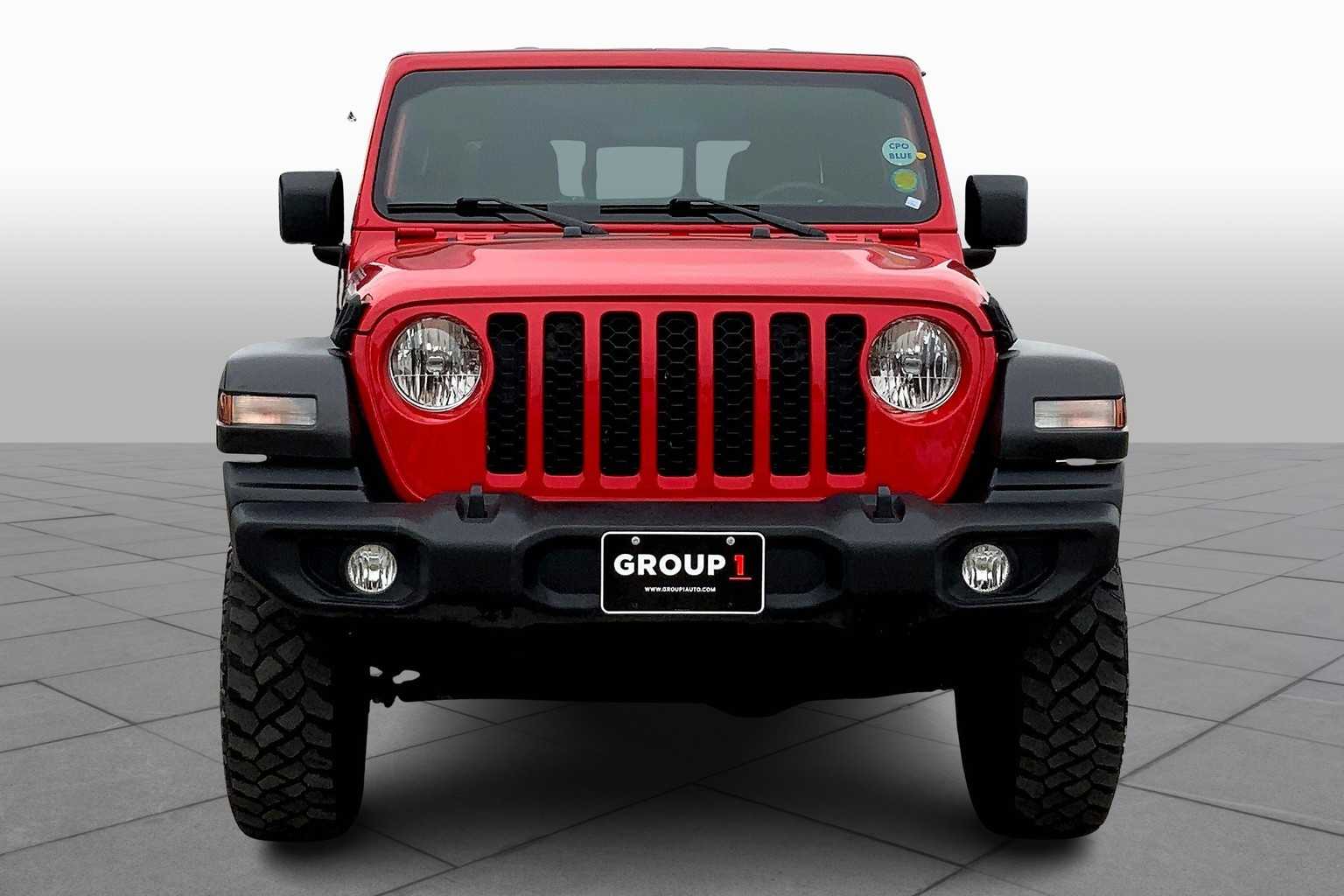 2021 Jeep Gladiator Sport photo 3