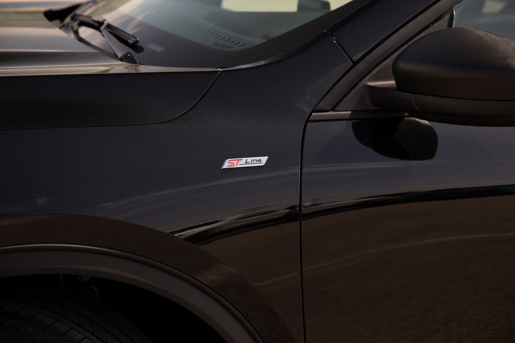 2025 Ford Escape ST-Line photo 3